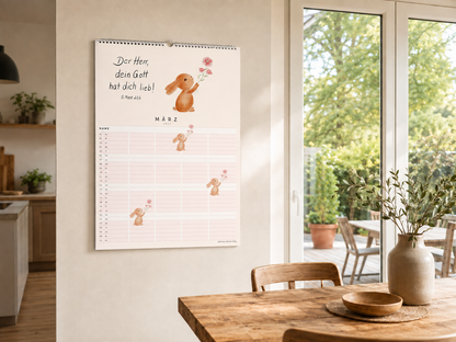 Familienplaner „Unendlich geliebt“ – Christlicher A3 Familienkalender mit Bibelversen &amp; Tieren in Aquarell | 6 Spalten