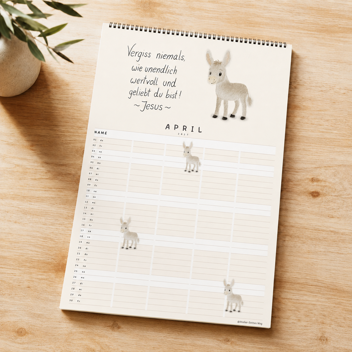 Familienplaner „Unendlich geliebt“ – Christlicher A3 Familienkalender mit Bibelversen &amp; Tieren in Aquarell | 6 Spalten
